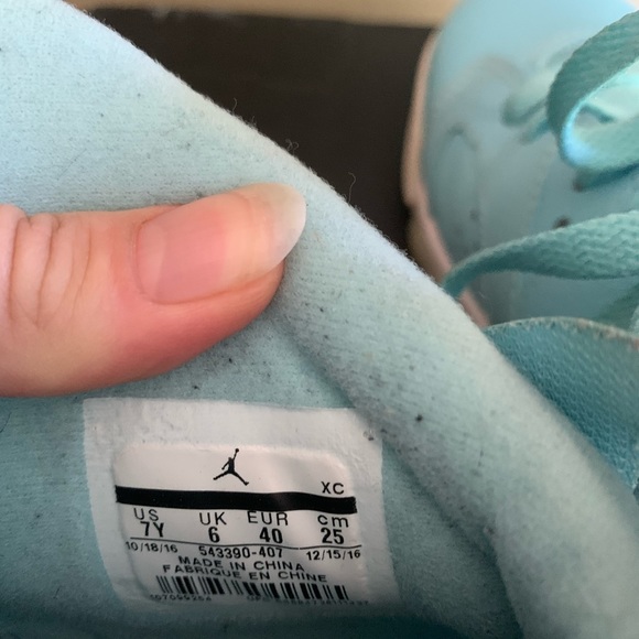 Jordan 6 - Picture 4 of 6